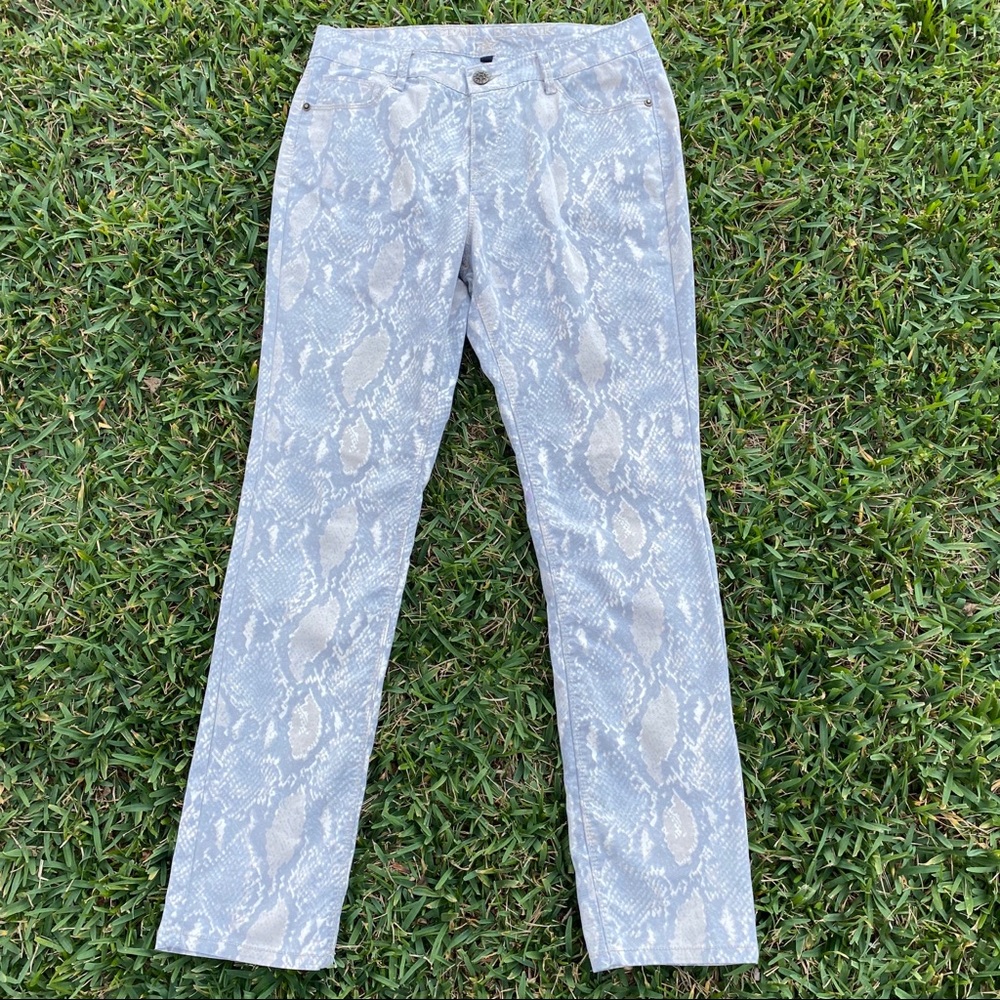 V-Star Black Snake Skin Print Mid Rise Jeans. Size 8